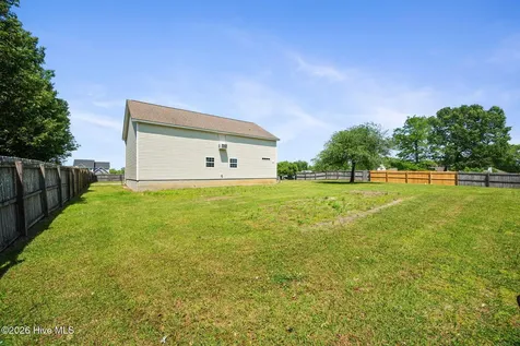 305 W Howard Drive Jacksonville NC 28540