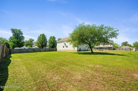 305 W Howard Drive Jacksonville NC 28540
