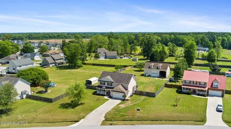 305 W Howard Drive Jacksonville NC 28540