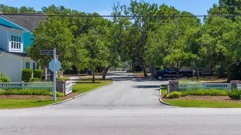2115 Lennoxville Road Beaufort NC 28516
