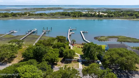 2115 Lennoxville Road Beaufort NC 28516