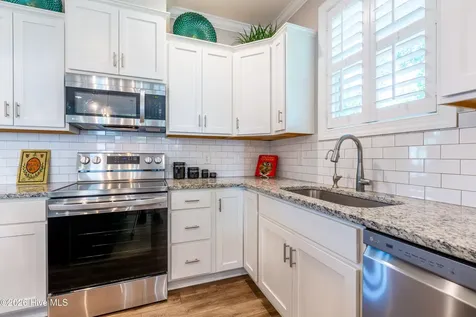 2115 Lennoxville Road Beaufort NC 28516