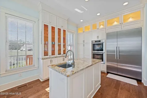 28 Eastcove Way Oriental NC 28571