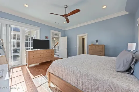 28 Eastcove Way Oriental NC 28571