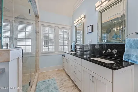28 Eastcove Way Oriental NC 28571