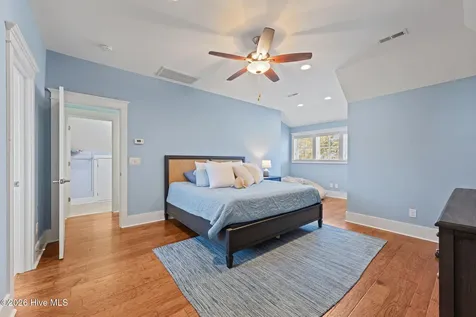 28 Eastcove Way Oriental NC 28571