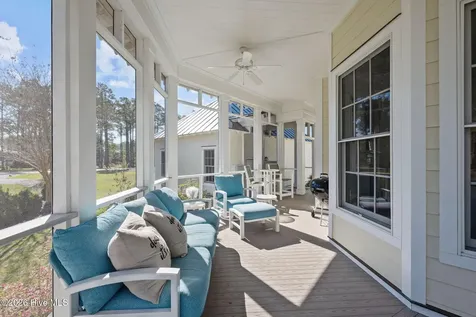 28 Eastcove Way Oriental NC 28571