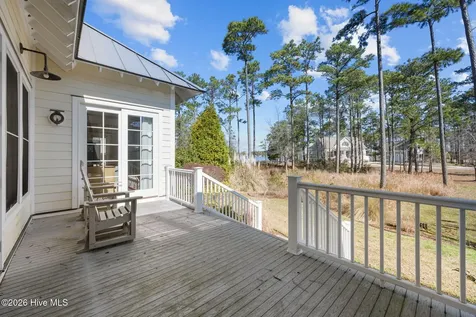 28 Eastcove Way Oriental NC 28571
