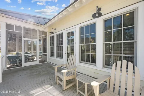 28 Eastcove Way Oriental NC 28571