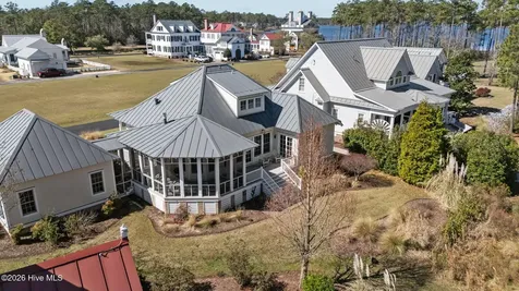 28 Eastcove Way Oriental NC 28571