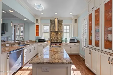 28 Eastcove Way Oriental NC 28571