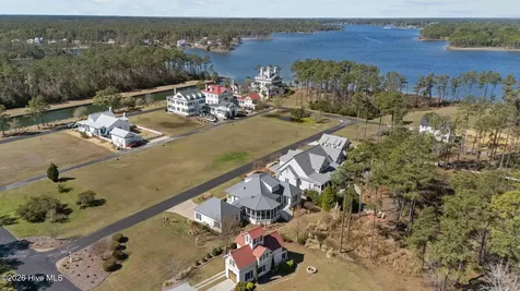 28 Eastcove Way Oriental NC 28571