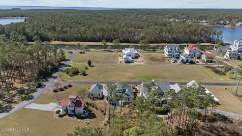 28 Eastcove Way Oriental NC 28571