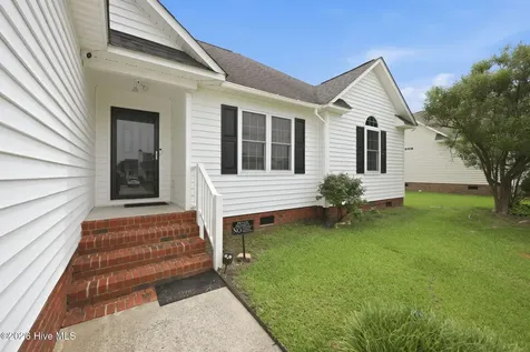 726 E Main Street Winterville NC 28590