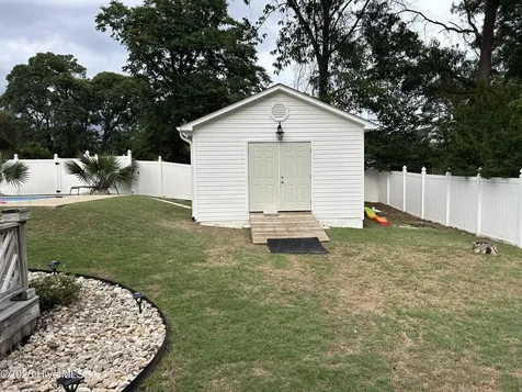 1585 Eastwood Drive Kinston NC 28504