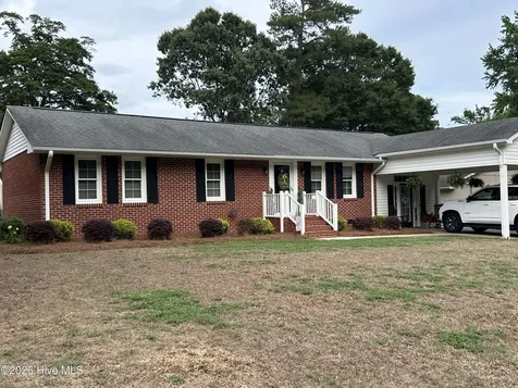 1585 Eastwood Drive Kinston NC 28504