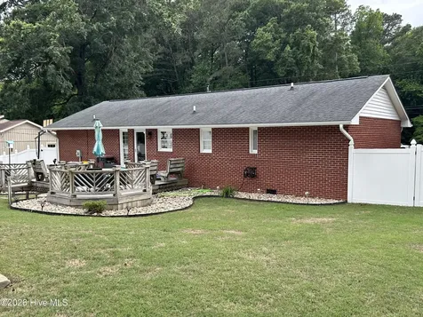 1585 Eastwood Drive Kinston NC 28504