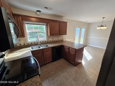 305 Cabin Circle Jacksonville NC 28540