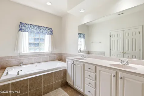 5815 Bentley Gardens Lane Wilmington NC 28409