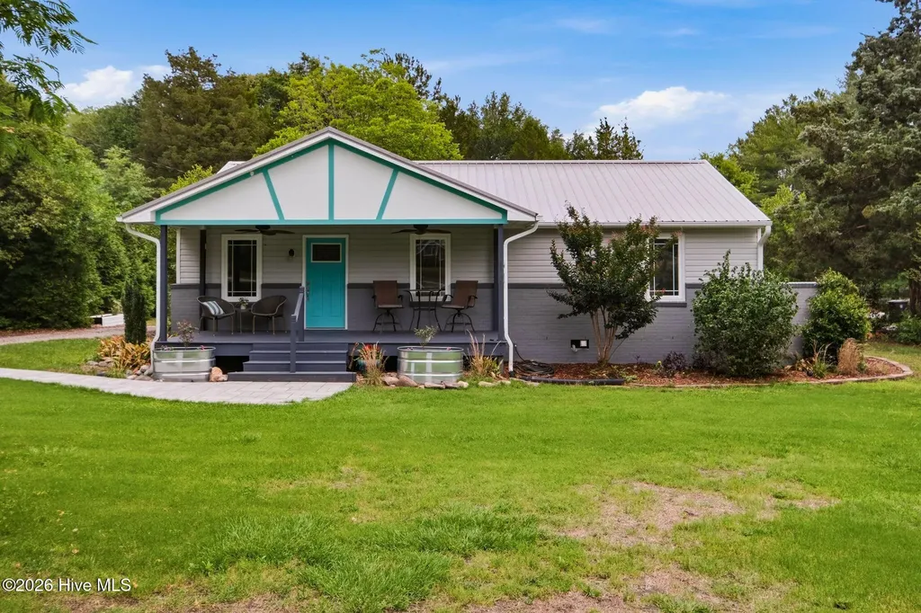 1302 Crest Drive Aberdeen NC 28315