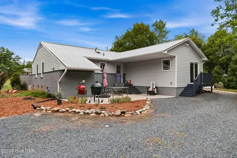 1302 Crest Drive Aberdeen NC 28315