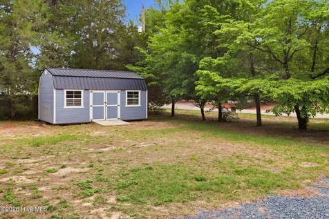 1302 Crest Drive Aberdeen NC 28315