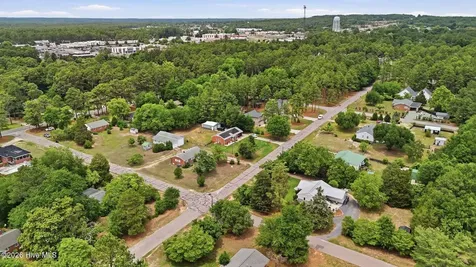 1302 Crest Drive Aberdeen NC 28315