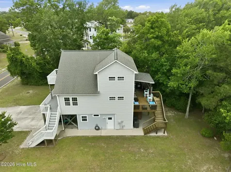 805 Driftwood Drive Hampstead NC 28443