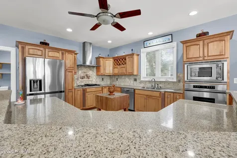 213 Oak Outlook Way N Carolina Beach NC 28428