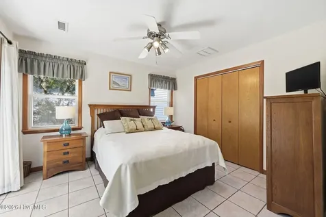 1821 S Shore Drive Surf City NC 28445