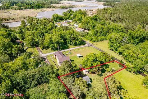 44 Jackson Street Bayboro NC 28515