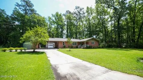 705 N Edgewood Circle Whiteville NC 28472
