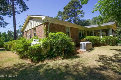 305 Selkirk Trail Southern Pines NC 28387