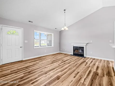 205 Inman Court Hubert NC 28539