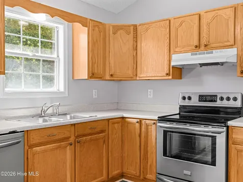 205 Inman Court Hubert NC 28539