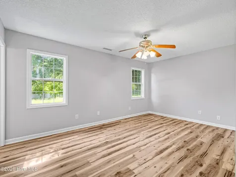205 Inman Court Hubert NC 28539