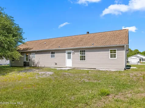 205 Inman Court Hubert NC 28539