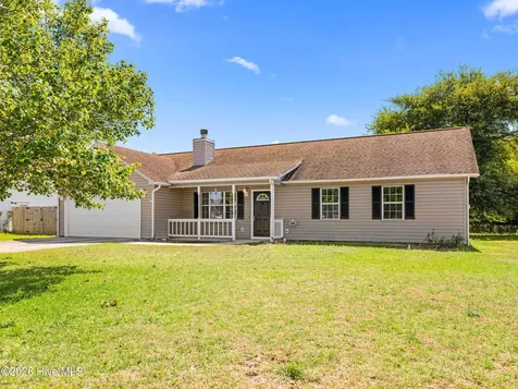 205 Inman Court Hubert NC 28539