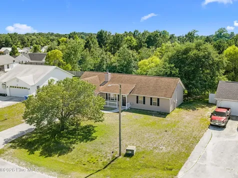 205 Inman Court Hubert NC 28539