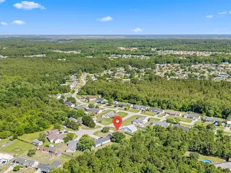 205 Inman Court Hubert NC 28539
