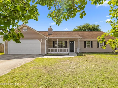 205 Inman Court Hubert NC 28539