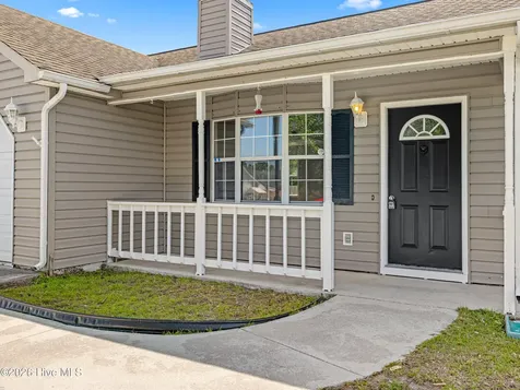 205 Inman Court Hubert NC 28539
