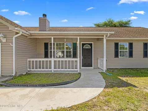 205 Inman Court Hubert NC 28539