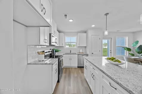 39 W Pioneer Way Hampstead NC 28443