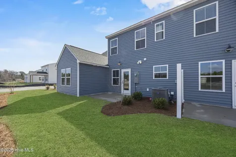 39 W Pioneer Way Hampstead NC 28443
