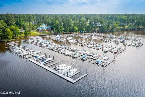 125 Thames Lane Chocowinity NC 27817