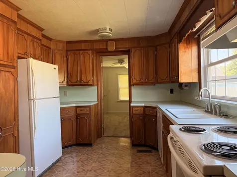 911 W Elizabeth Street Elizabeth City NC 27909