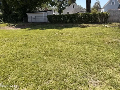 911 W Elizabeth Street Elizabeth City NC 27909
