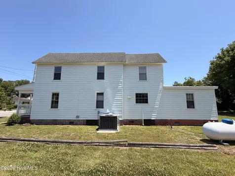 911 W Elizabeth Street Elizabeth City NC 27909