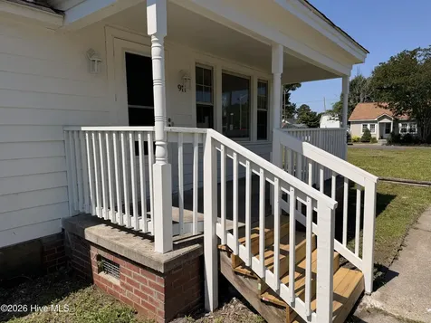 911 W Elizabeth Street Elizabeth City NC 27909